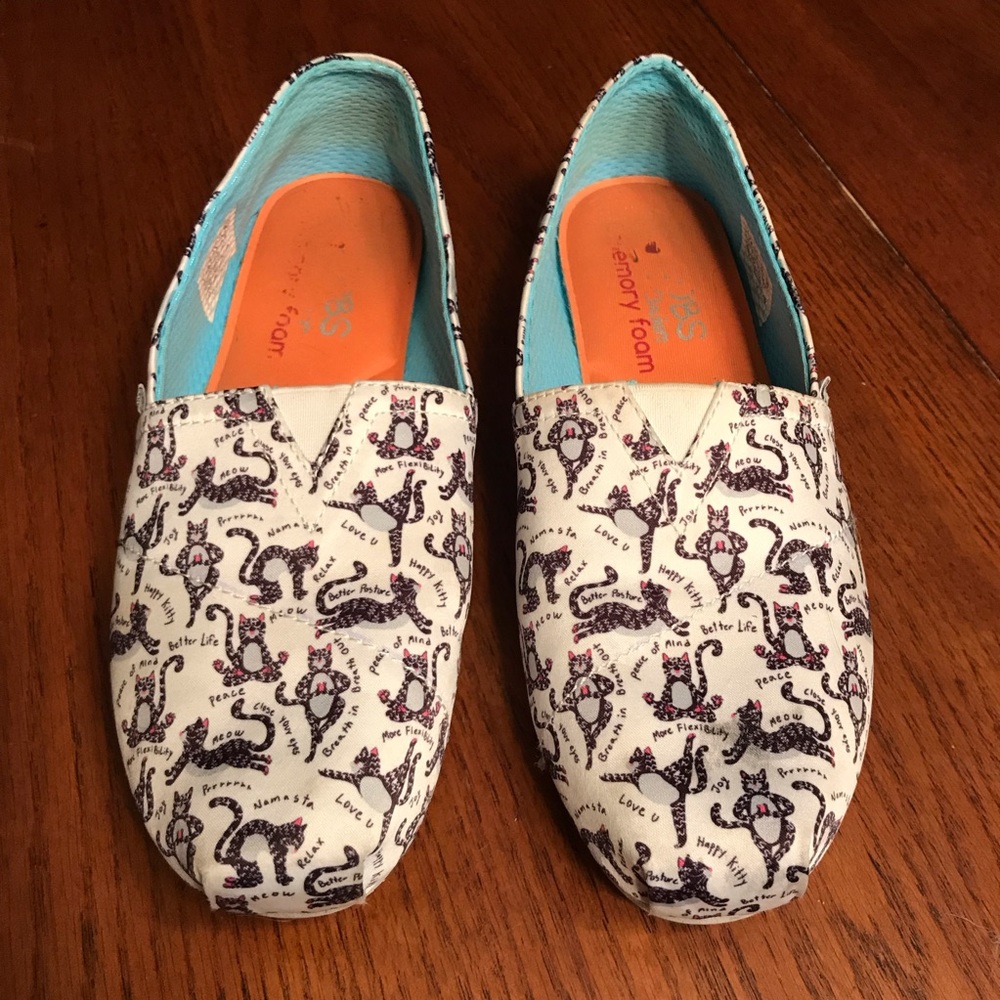 BOBS Women’s Plush-Yoga Cat Ballet Flat Sz 7.5